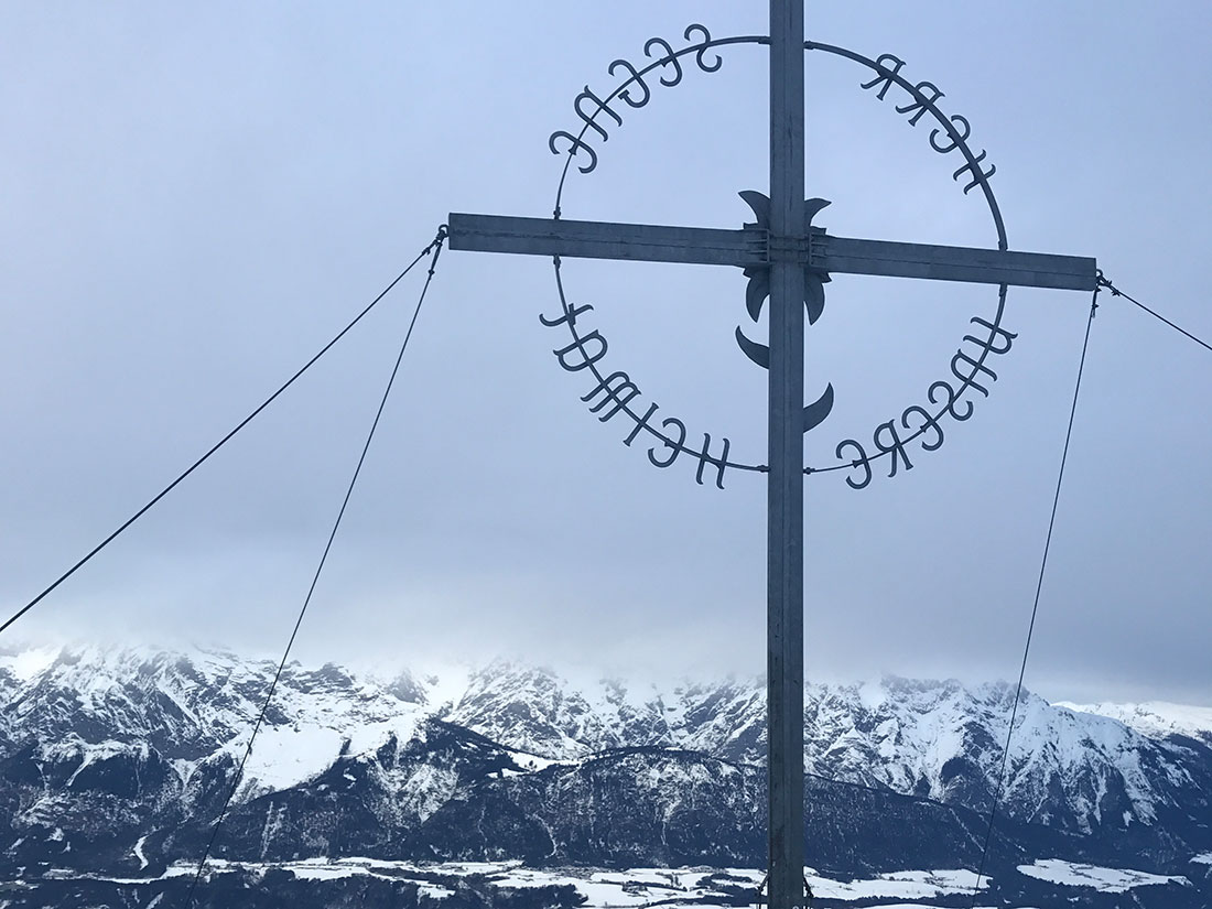 Einzigartiges Gipfelkreuz mit wundervoller Aussicht